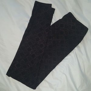 Black lularoe leggings with pink design